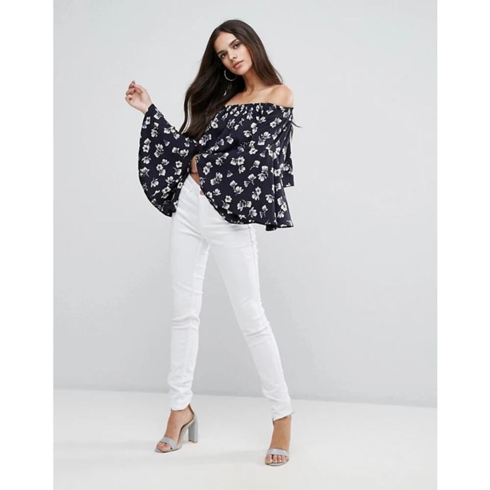 LF Love Floral Bardot Flutter Top Navy Print Size Small New